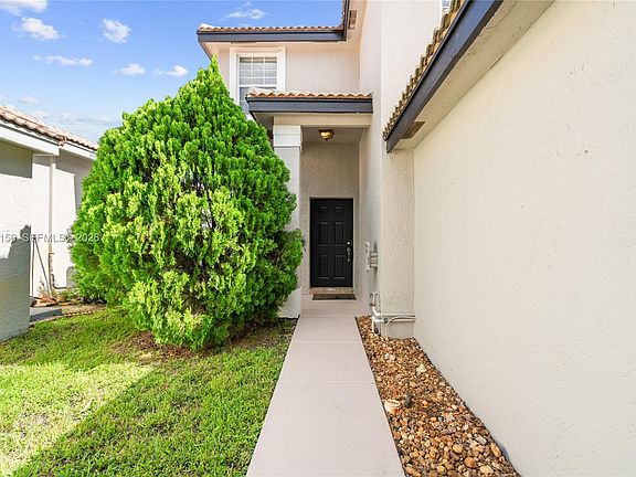 5th image of 17957 SW 30th Ct