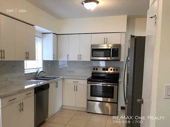 2nd image of 366 E Dayton Cir