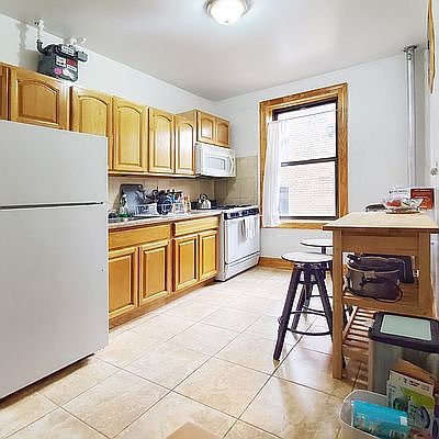 2nd image of 85 Seaman Ave APT 5a
