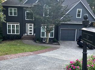 155 Lochland Cir, Roswell, GA 30075