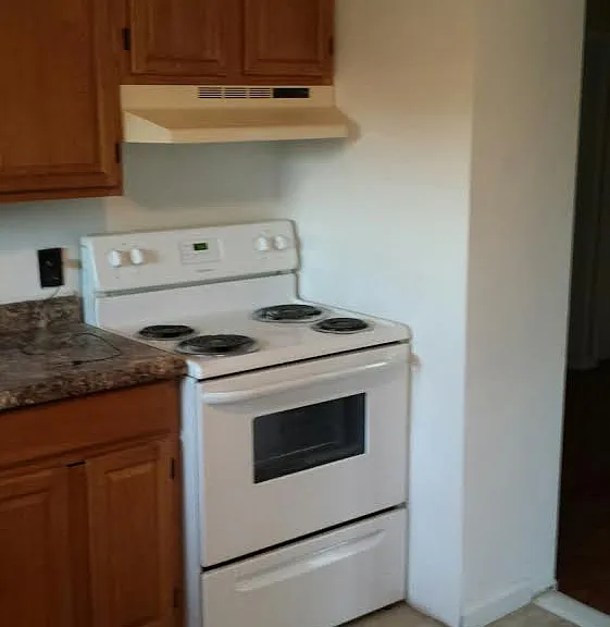 1120 Cedar Ave #1 — Photo 2