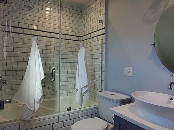 5th image of 3687 3rd Ave