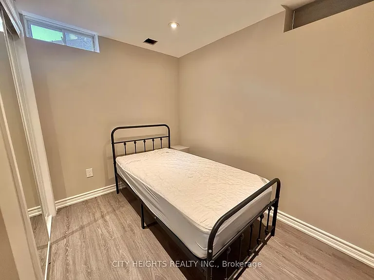 3265 Topeka Dr #BASEMENT — Photo 2
