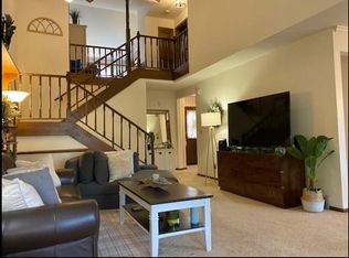 930 Pilgrim Pkwy, Elm Grove, WI 53122