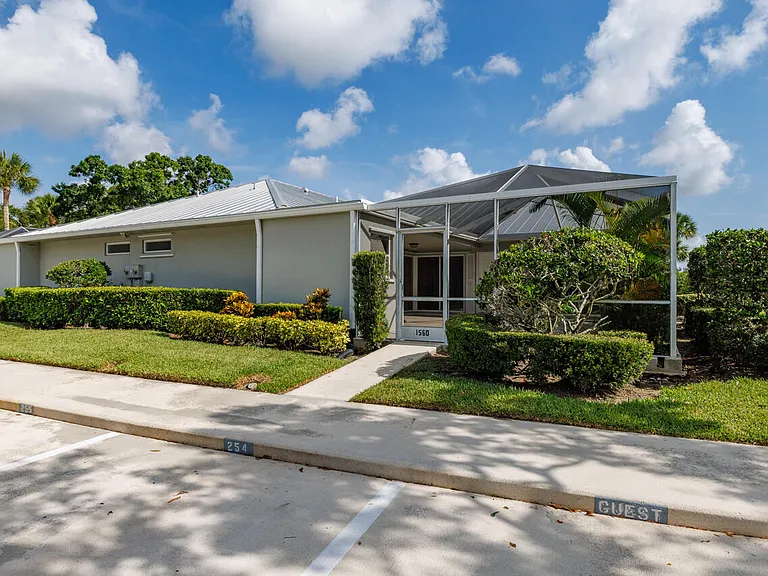 1560 SW Waterfall Blvd — Photo 5