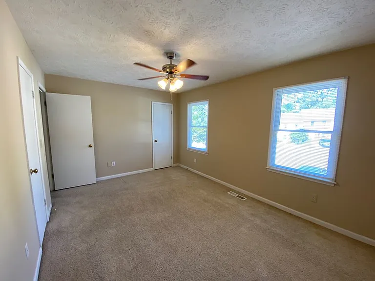 2836 New South Dr — Photo 9