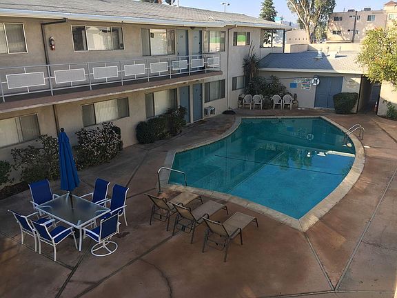3rd image of 5155 Yarmouth Ave APT 25