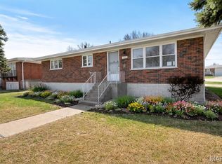 4718 Heege Rd, Saint Louis, MO 63123