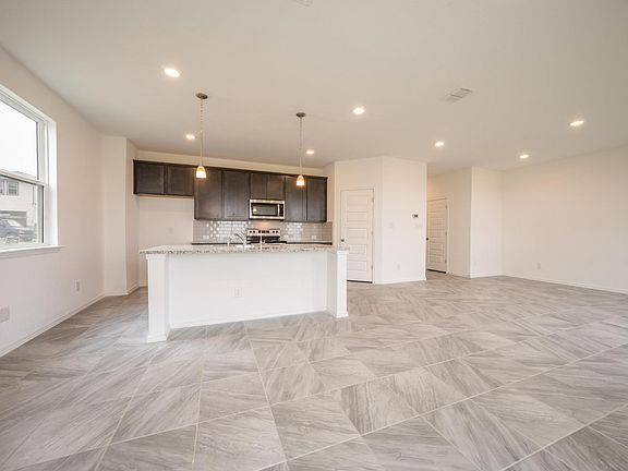 3rd image of 4318 Admirals Way