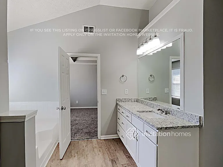 1020 Ivey Ln — Photo 16