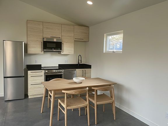 4th image of 1110 N Waneetah Ave