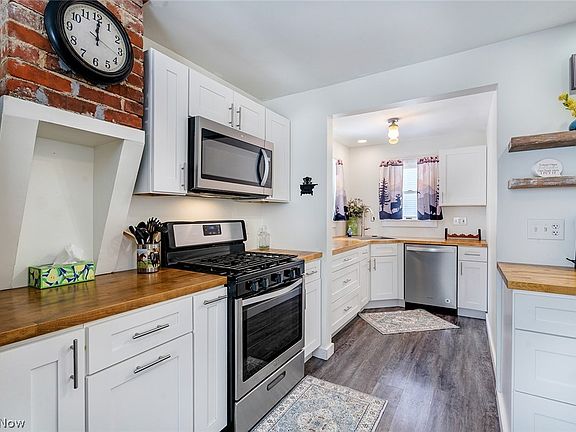 5th image of 11743 Peckham St