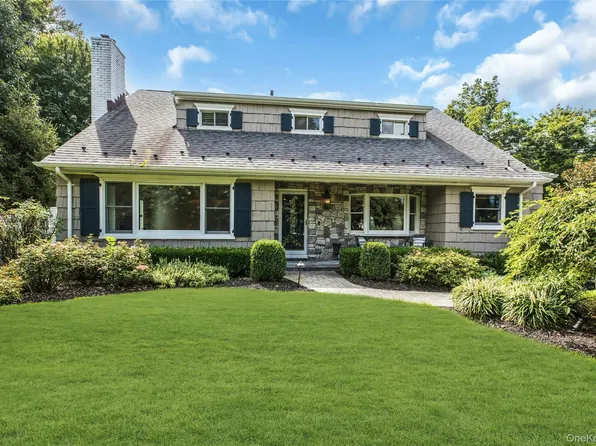 18 Briarcliff Place, Huntington, NY 11743