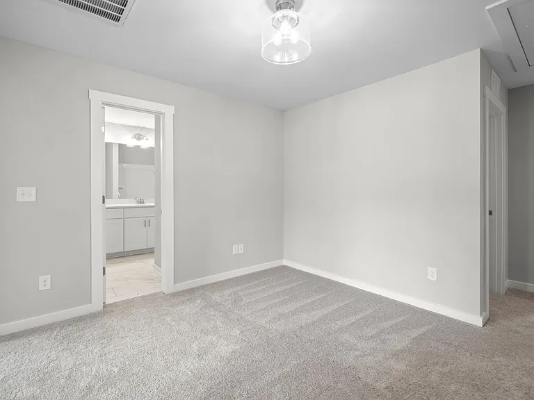 808 Lew St — Photo 20