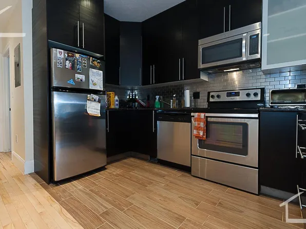 1197 Beacon St #2, Brookline, MA 02446