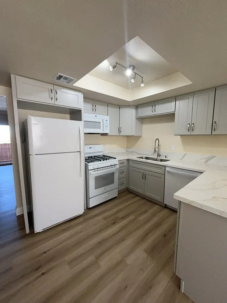 2 bed, 2.0 bath, $1,050 — Photo 3