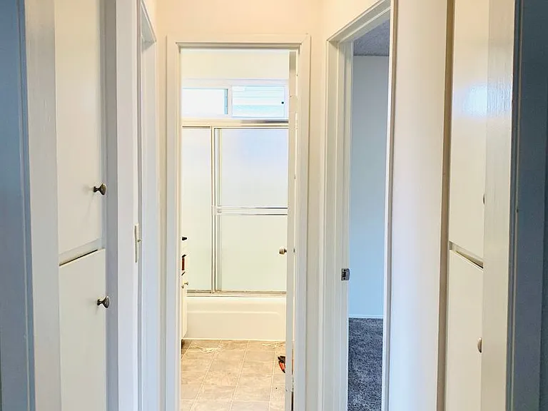 Live in Mission Beach Right by the Water! 2BD/1BA Top Floor Apartment w/ Parking! Only $2,895/mo — Photo 8