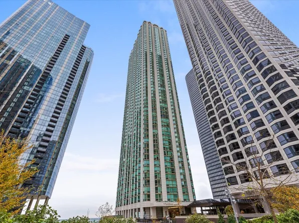 195 N Harbor Dr APT 609, Chicago, IL 60601