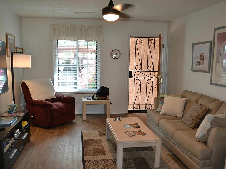 455 Delaware Dr #179 — Photo 2