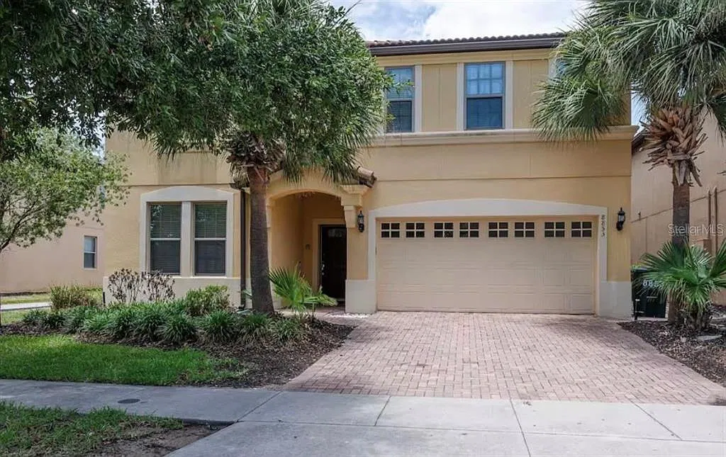 9 bed, 6.0 bath, 4391 sqft, $3,800 — Photo 1