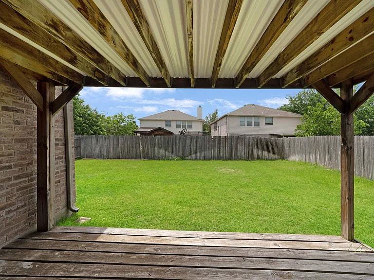2105 Arthur St — Photo 27