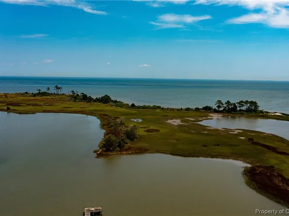 1112 Horn Harbor Ave, New Point, VA 23125