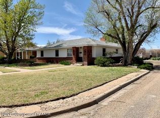 1302 S Grinnell St, Perryton, TX 79070