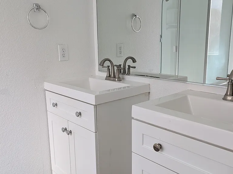 7721 Shasta Dr — Photo 12
