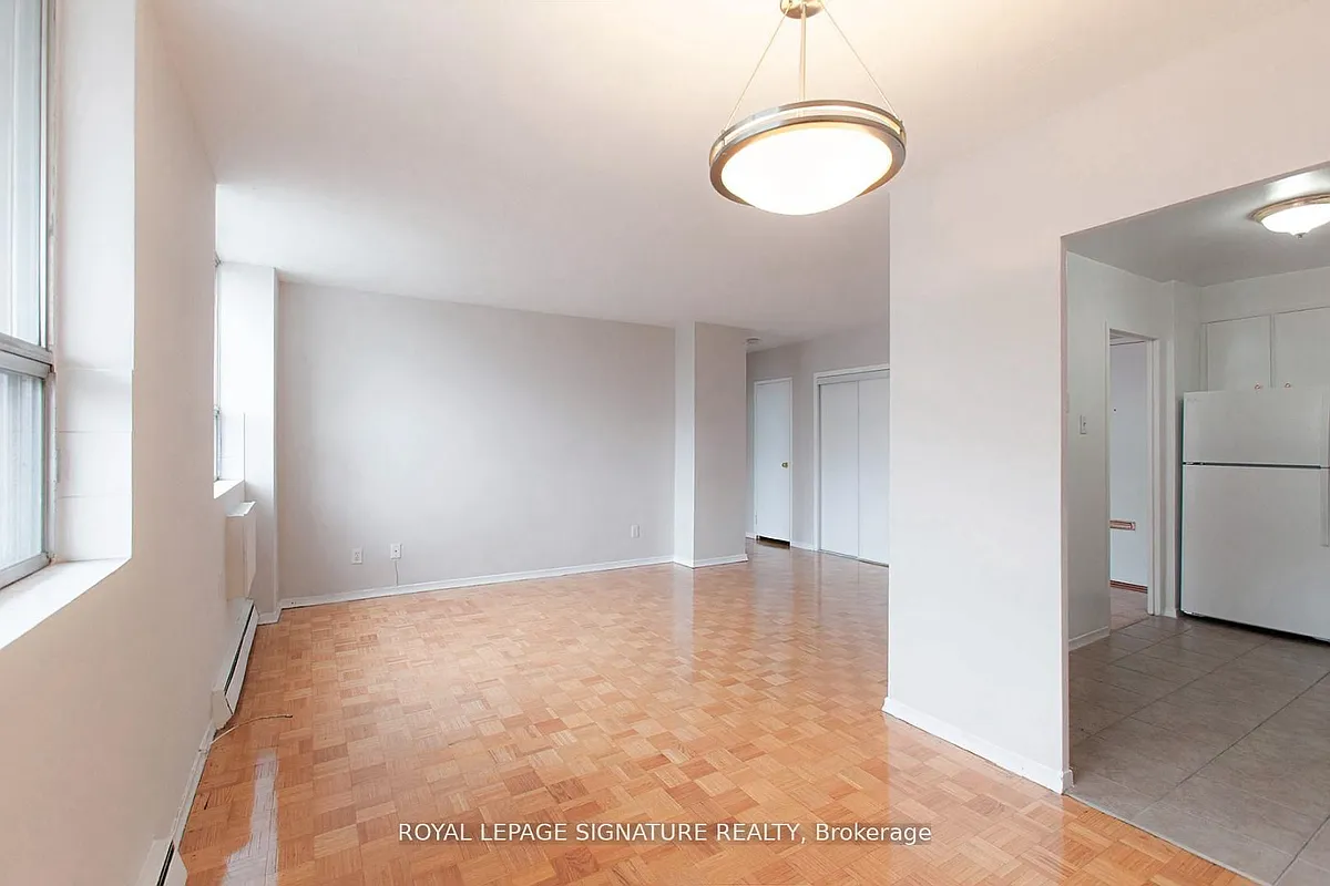 Building Photo - 525 Eglinton Ave E #203