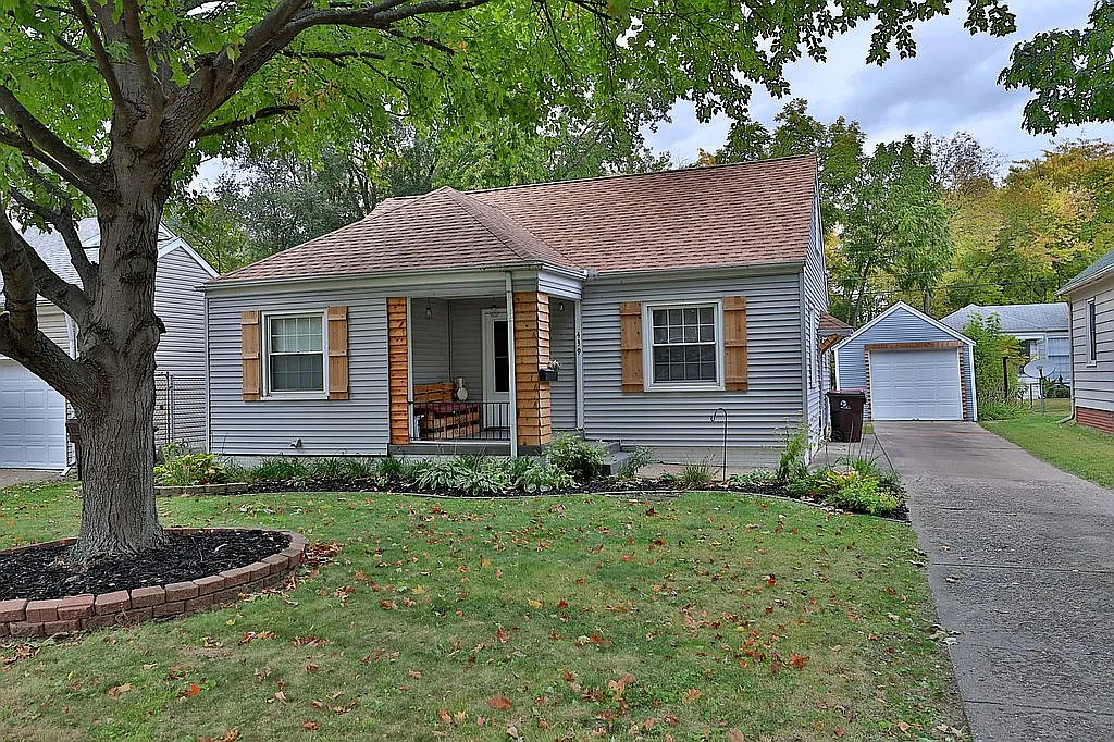 439 W Hampton Ct photo 1