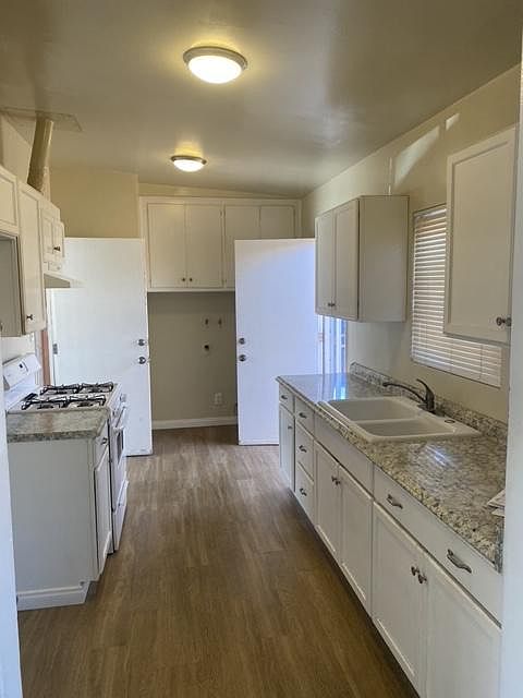 1st image of 131 Ann Ave #131
