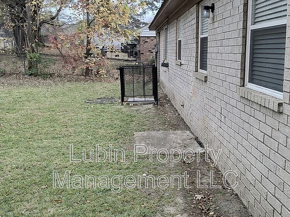 2nd image of 1221 Tahoe Rd
