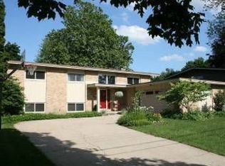 1504 Laurel Ave SE, East Grand Rapids, MI 49506