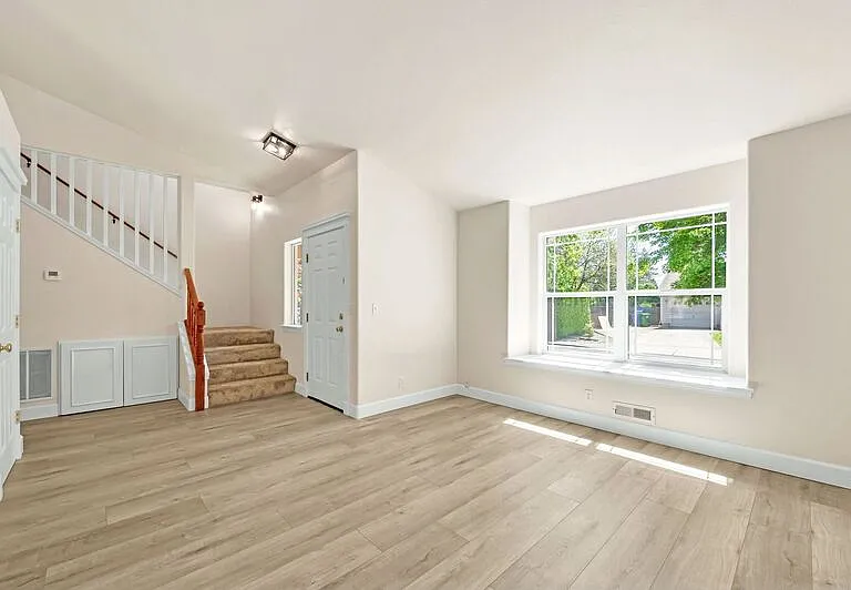 585 Dublin Ave — Photo 5