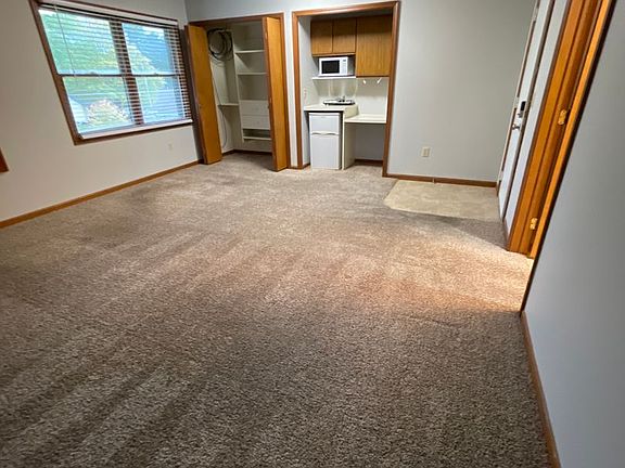 2nd image of 1611 Ashman St APT 9