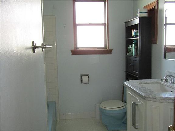 4th image of 1668 Dogwood Dr
