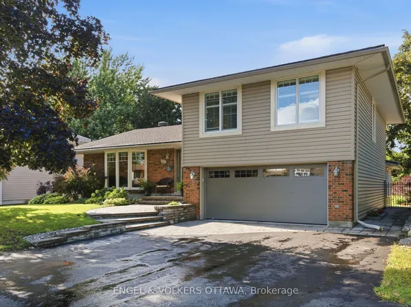 885 Plante Dr, Ottawa, ON K1V 9E3
