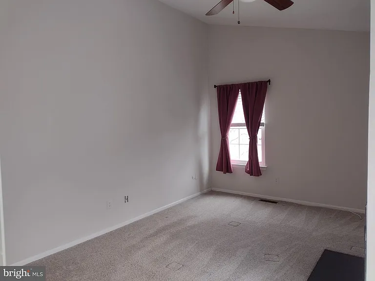83 Avon Ln — Photo 18