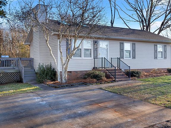3rd image of 11 Trammell St