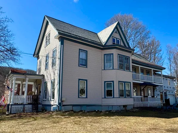 35 School Street, Rockingham, VT 05101