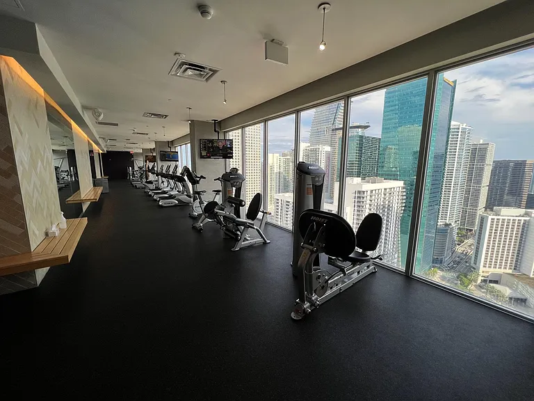 151 SE 1st St #Penthouse 7 — Photo 31