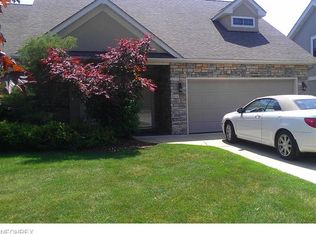 1521 Heron Point Dr, Lakemore, OH 44250