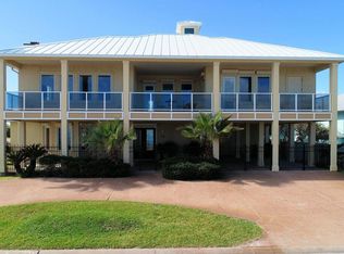 1909 Bay Shore Dr, Rockport, TX 78382