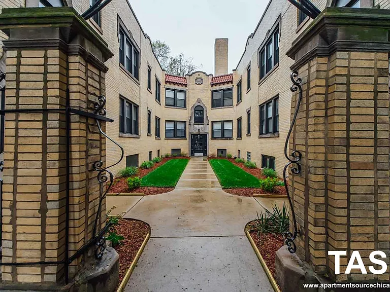 4809 W Montrose Ave #G — Photo 14