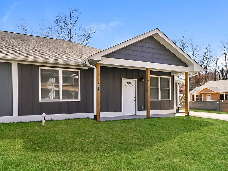 216 Sycamore Cove Rd — Photo 3