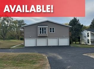 5161 Seaton Hall Dr, Machesney Park, IL 61115