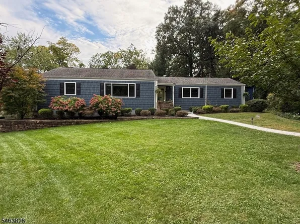 1455 Woodacres Dr, Mountainside, NJ 07092
