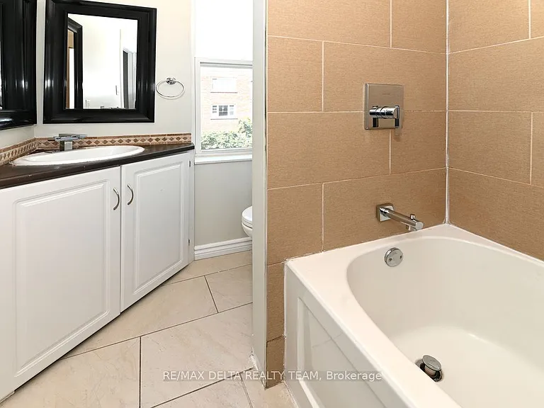 355 Bronson Ave — Photo 25