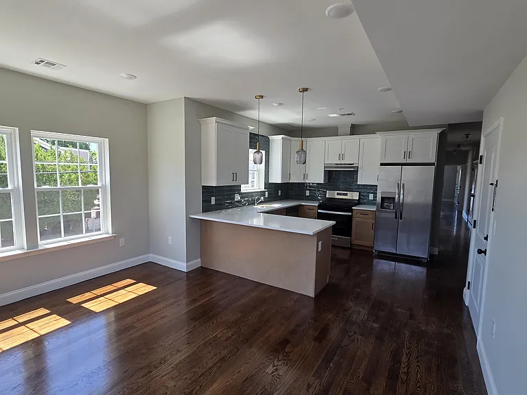 36 Shaw Ave #2 — Photo 4