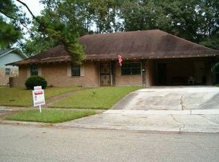 3742 Cathedral Dr, Baton Rouge, LA 70805
